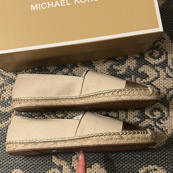 Brand New in Box Michael Kors Kendrick Toe Cap Espadrilles - Picture 6 of 11